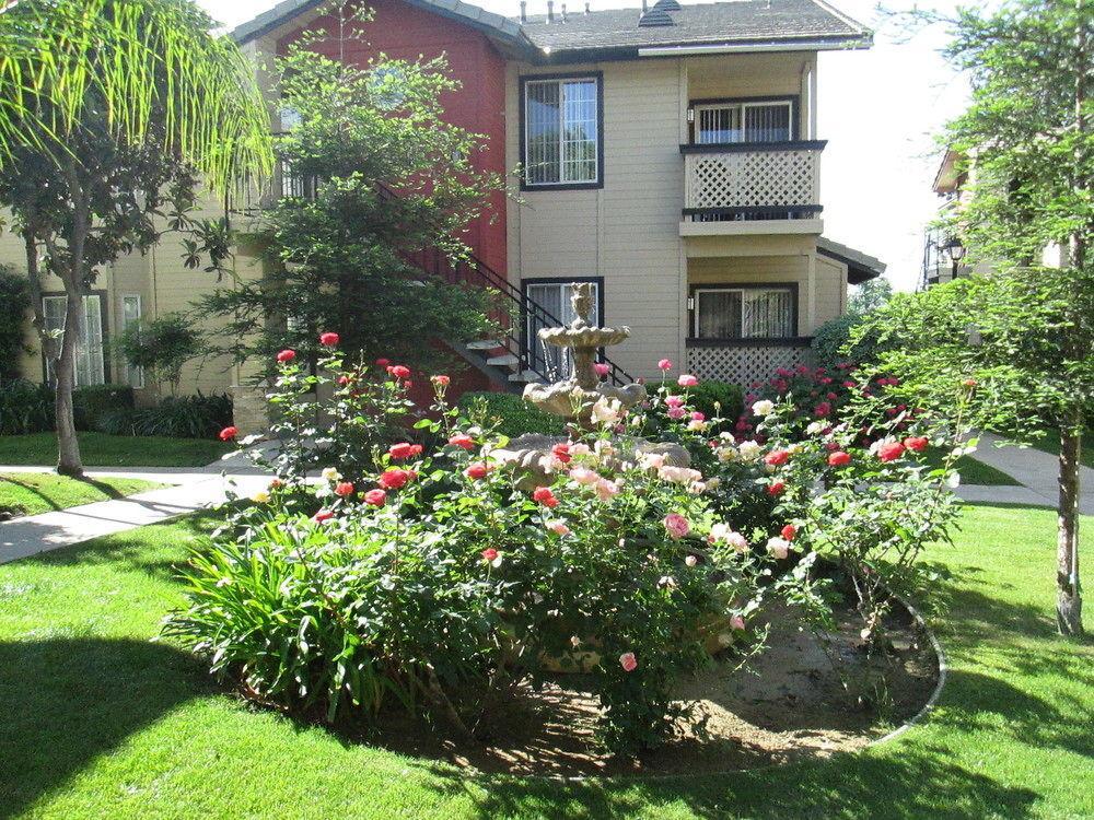 Whispering Meadows Apartments Bakersfield Exterior foto