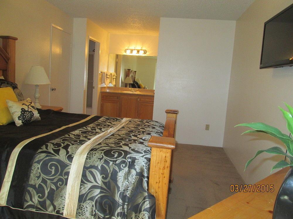 Whispering Meadows Apartments Bakersfield Exterior foto