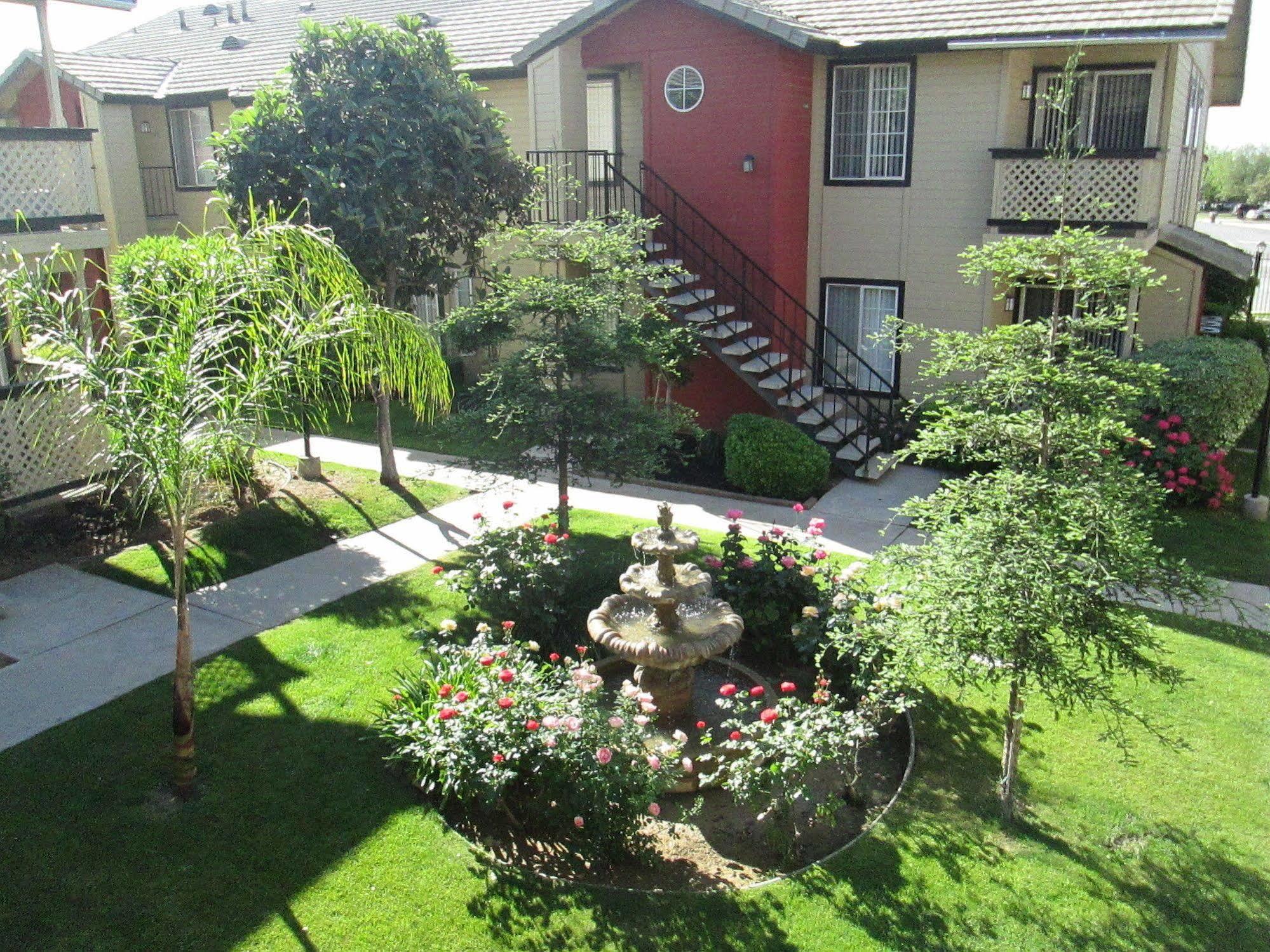 Whispering Meadows Apartments Bakersfield Exterior foto