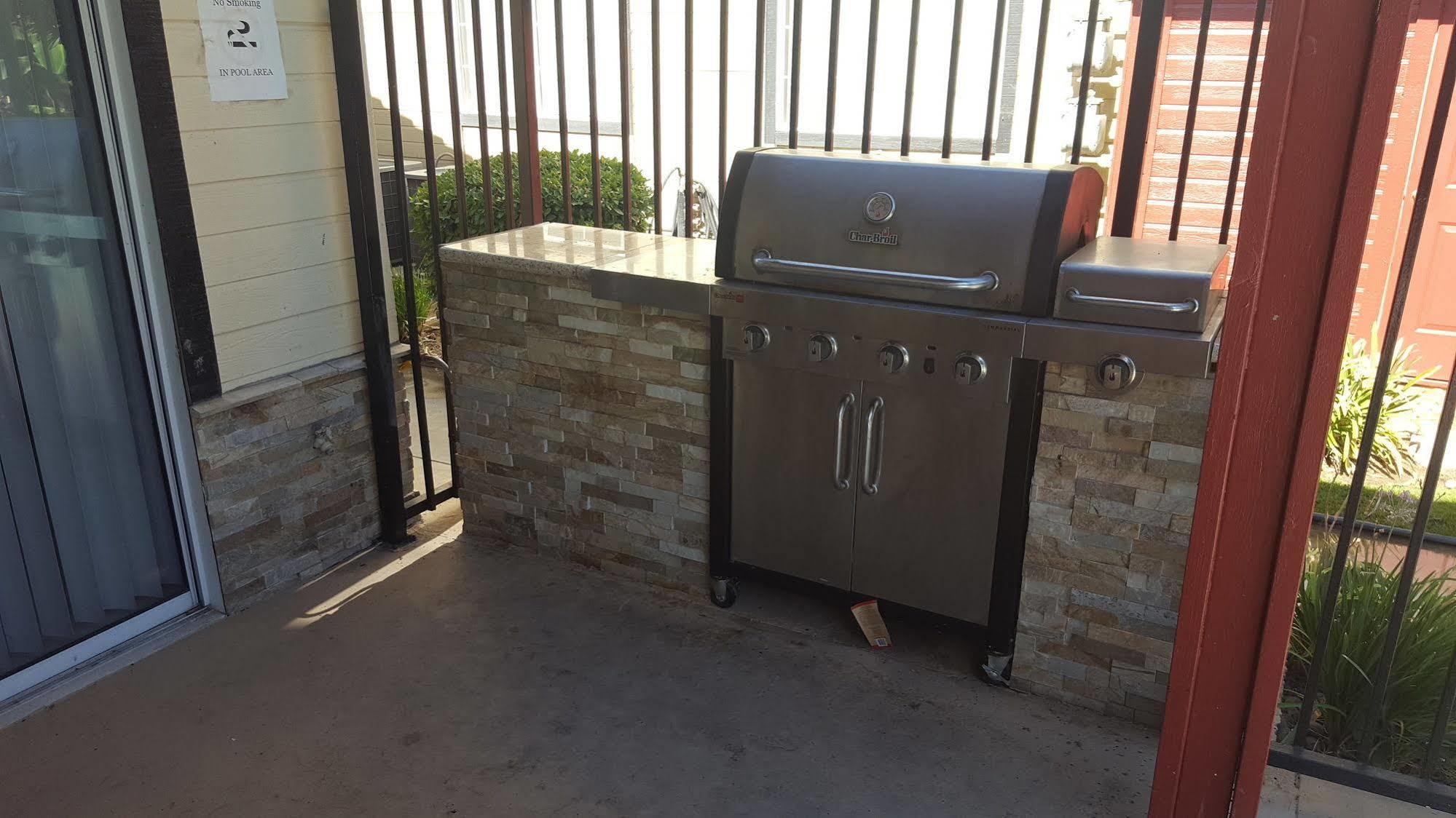 Whispering Meadows Apartments Bakersfield Exterior foto